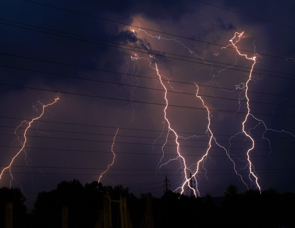 Podívejte se na fotografie blesků: v noci se na Olomoucku vyskytly bouřky