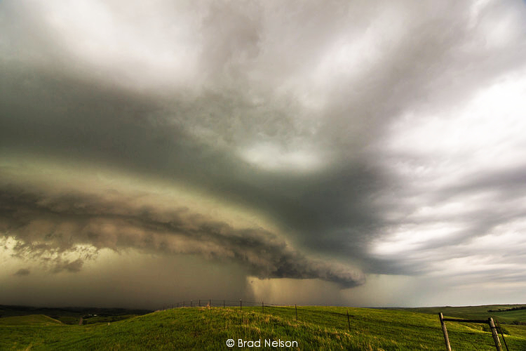 OBRAZEM: Výrazný shelf cloud nad Pescarou
