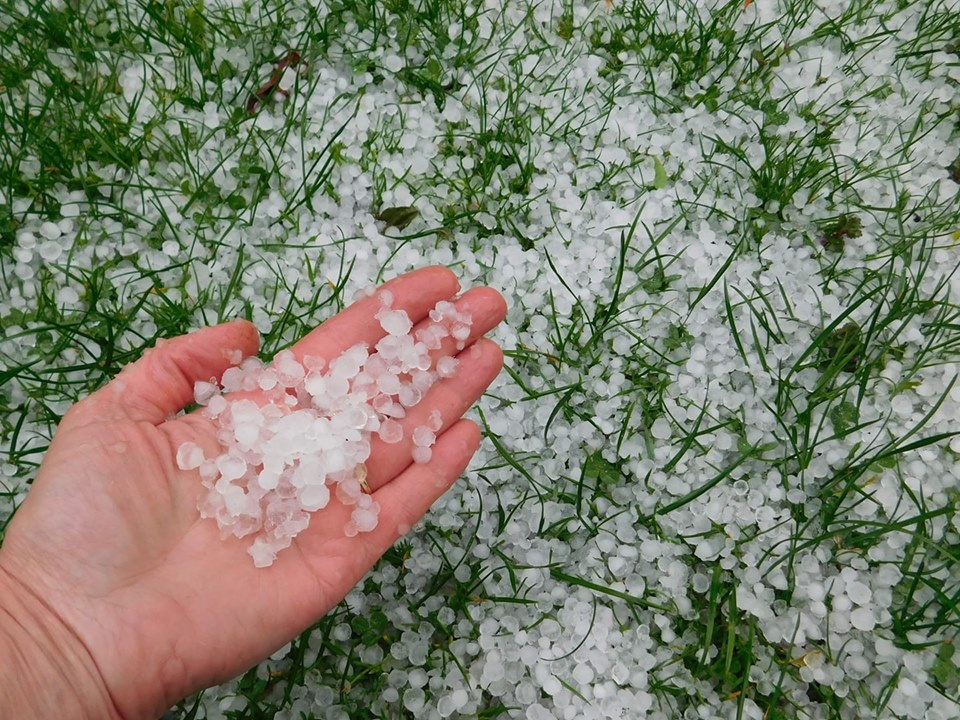 Odpoledne a večer se ojediněle vyskytly bouřky, na stanici Mořkov v okrese Nový Jičín spadlo 47,2mm srážek