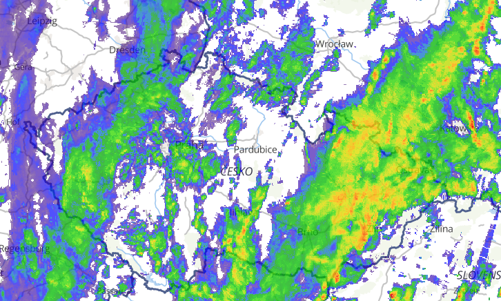 Sledovali jsme on-line: V České republice trvale pršelo, na východě se ojediněle vyskytly bouřky