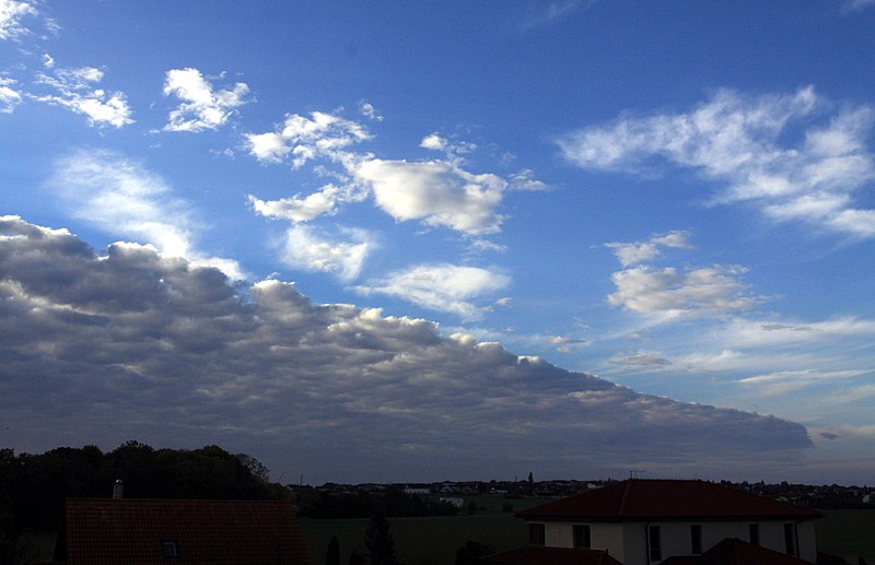 Během čtvrtka bude přibývat oblačnosti