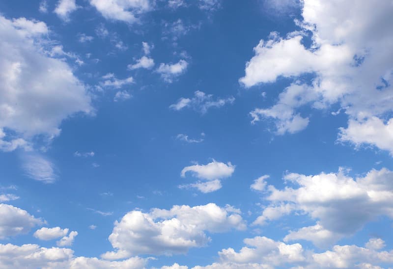 V pátek budou teploty místy stoupat k 16 °C, na jihu bude ještě pršet
