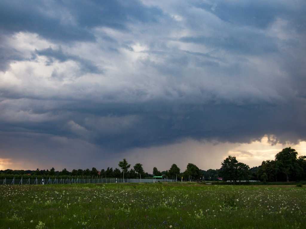 Sledovali jsme on-line: Česko opět zasáhl vydatný déšť a bouřky, v Rychnově nad Kněžnou spadlo přes 100 mm srážek