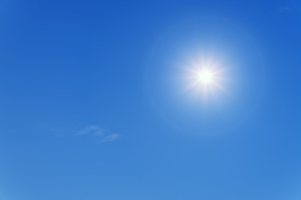 Jasný čtvrtek s teplotami do 30 °C