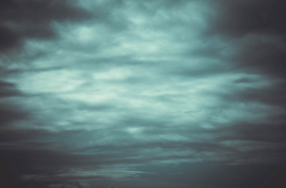 Středa s teplotami kolem 15 °C a na východě s deštěm