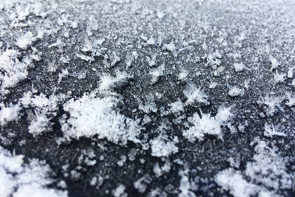 V Česku v noci přituhlo, teploty klesly k -20 °C