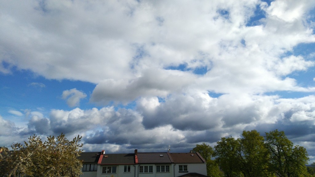 V sobotu polojasno, ojediněle přeháňky