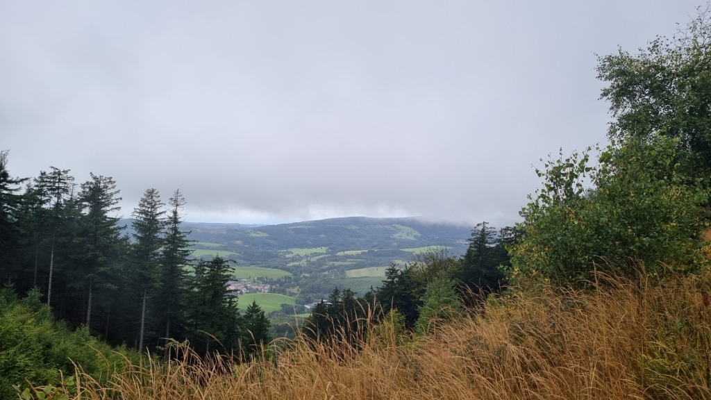 V neděli přeháňky, teploty okolo 15 °C