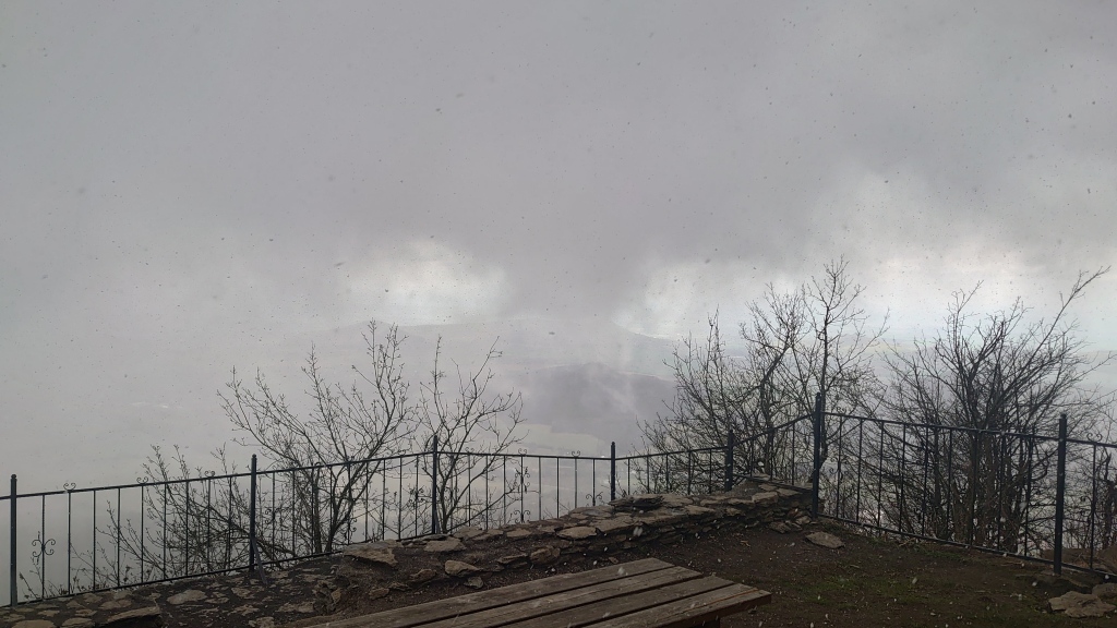 V sobotu teplo a oblačno s deštěm nebo přeháňkami