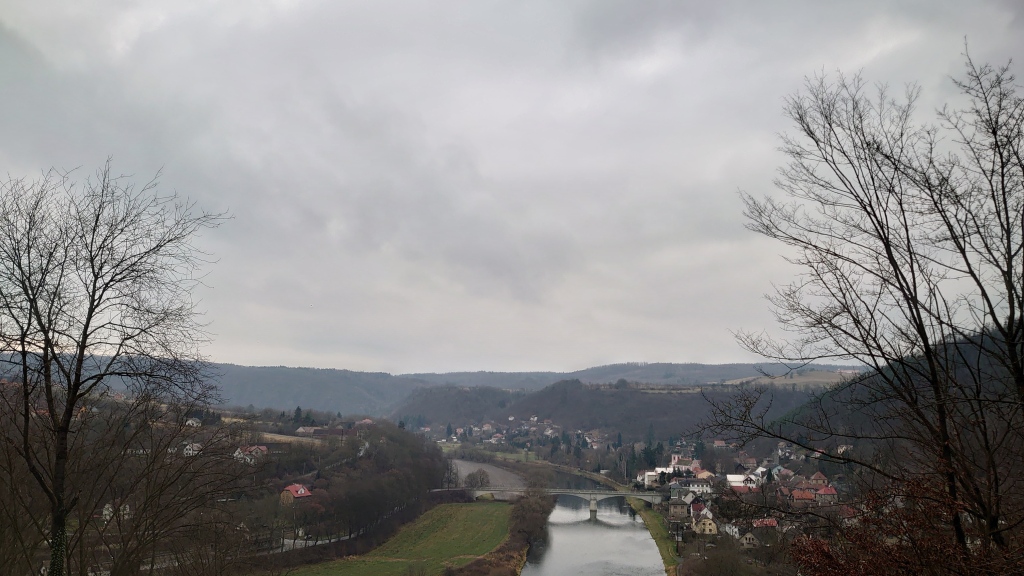 V pátek se i u nás projeví oblast nižšího tlaku nad východní a jižní Evropou.