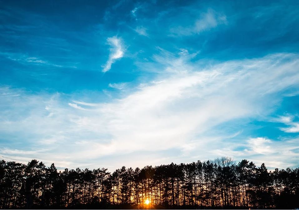 V pondělí beze srážek s teplotami kolem 16 °C