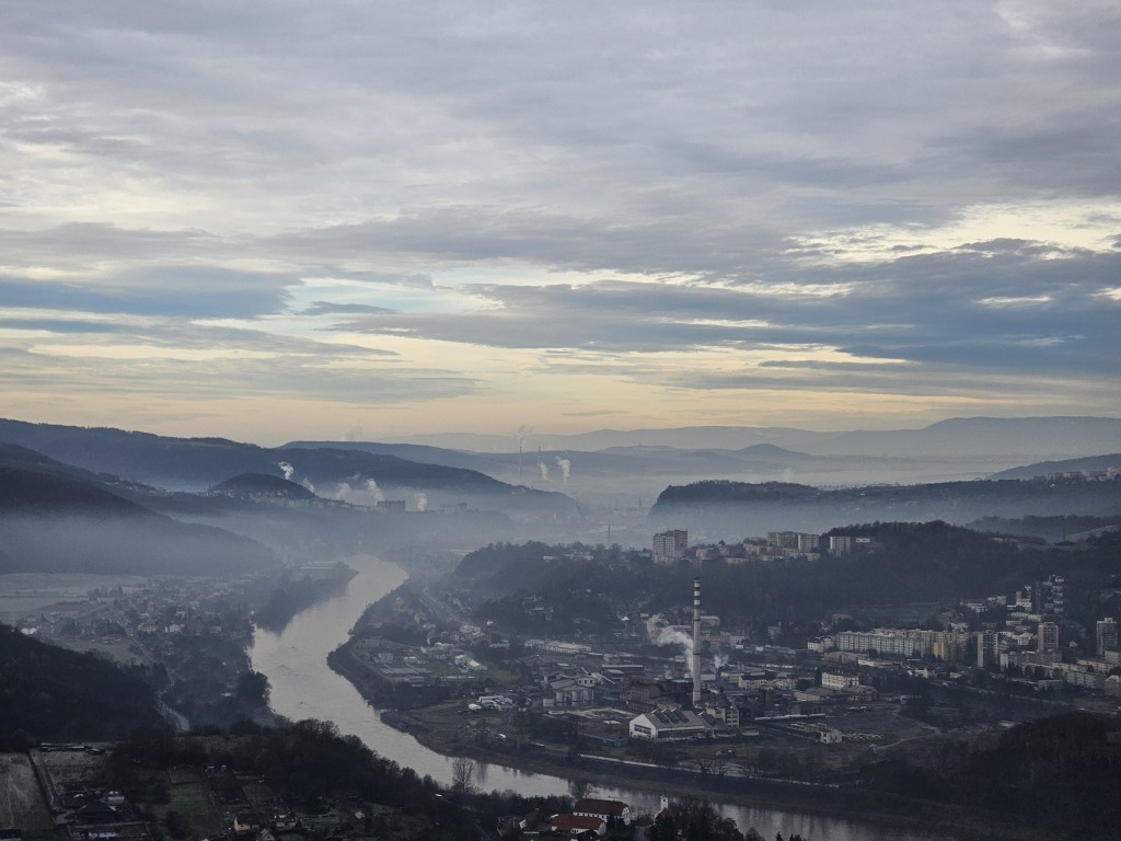 Ve čtvrtek s deštěm, zejména na severu